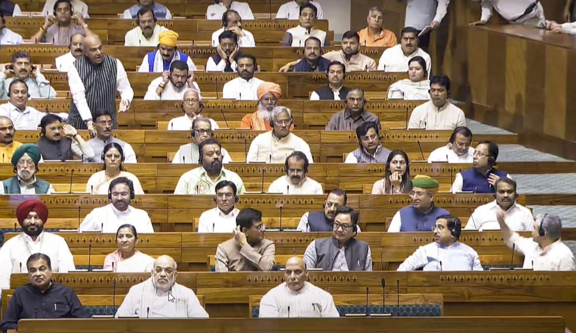 वक्फ संशोधन बिल पर लोकसभा में चर्चा: अमित शाह बोले- वोट बैंक के लिए अल्पसंख्यकों को डराया जा रहा, कानून सभी को मानना होगा 42 वक्फ संशोधन बिल पर लोकसभा में चर्चा: अमित शाह बोले- वोट बैंक के लिए अल्पसंख्यकों को डराया जा रहा, कानून सभी को मानना होगा December 2, 2025