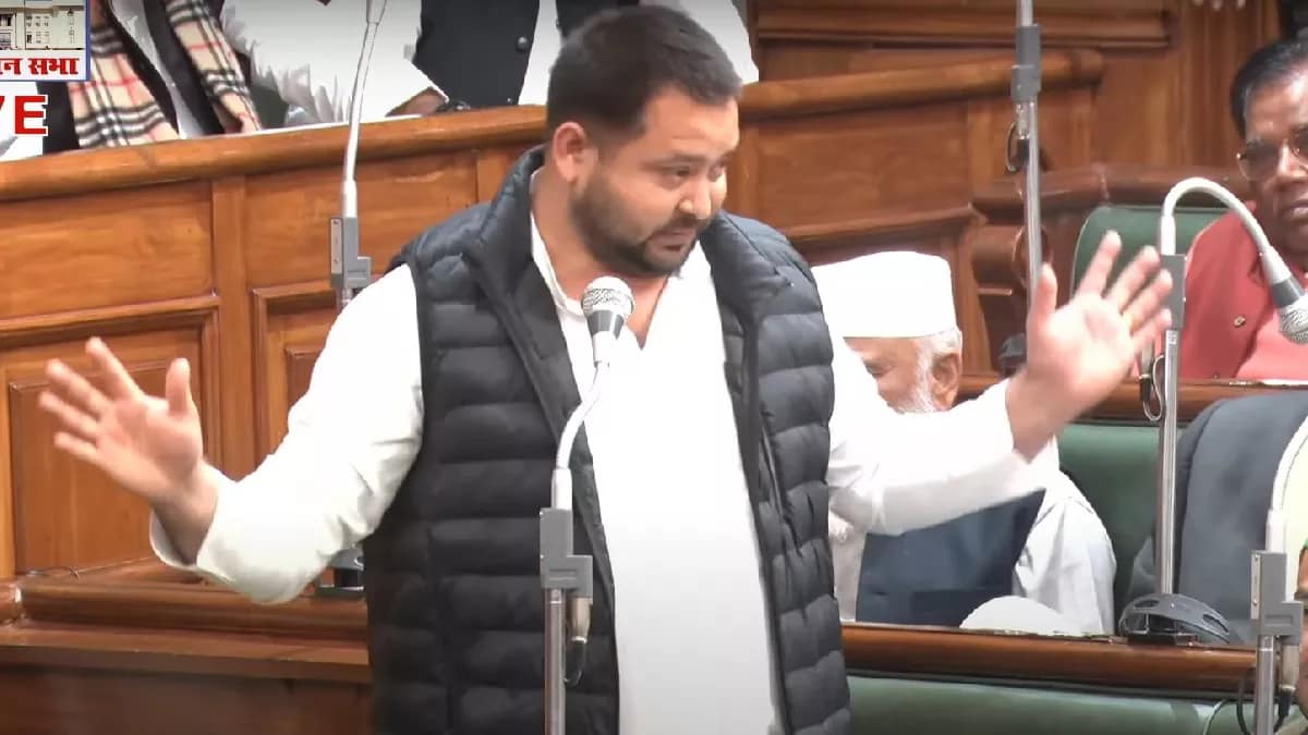 विधानसभा को संबोधित कर रहे नीतीश कुमार, तेजस्वी यादव पर बोला हमला,लालू-राबड़ी राज का कर दिया जिक्र 42 विधानसभा को संबोधित कर रहे नीतीश कुमार, तेजस्वी यादव पर बोला हमला,लालू-राबड़ी राज का कर दिया जिक्र December 2, 2025