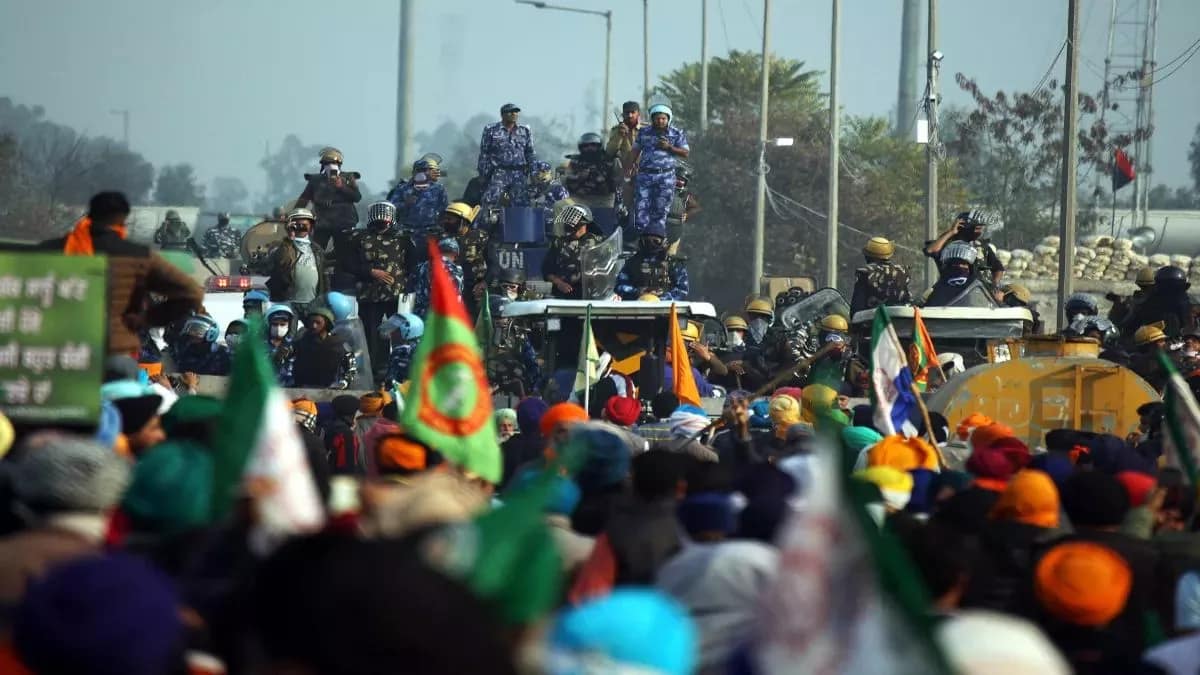 किसानों के भारत बंद के समर्थन में आई कांग्रेस, कहा- सरकार चंदा दाताओं का करती है सम्मान 42 किसानों के भारत बंद के समर्थन में आई कांग्रेस, कहा- सरकार चंदा दाताओं का करती है सम्मान December 26, 2025