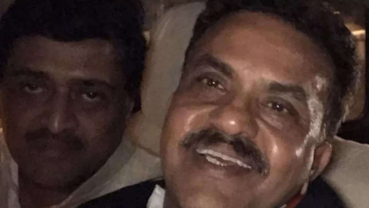 लोकसभा चुनाव से पहले कांग्रेस को एक और झटका? संजय निरुपम और अशोक चव्हाण की मुलाकात के बाद अटकलें तेज.. 42 लोकसभा चुनाव से पहले कांग्रेस को एक और झटका? संजय निरुपम और अशोक चव्हाण की मुलाकात के बाद अटकलें तेज.. December 22, 2025