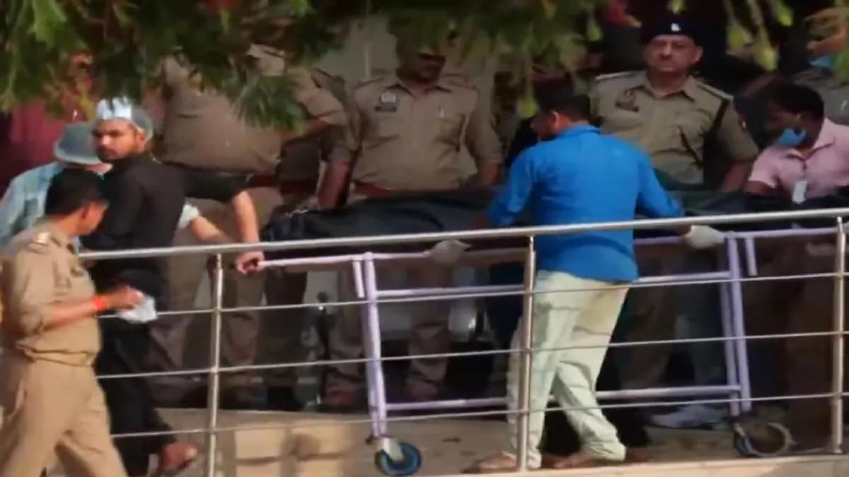 गाजीपुर ले जाया जा रहा है मुख्तार का शव, जबरदस्त सुरक्षा व्यवस्था के साथ इस रूट से निकलेगा काफिला.. 42 गाजीपुर ले जाया जा रहा है मुख्तार का शव, जबरदस्त सुरक्षा व्यवस्था के साथ इस रूट से निकलेगा काफिला.. January 31, 2026