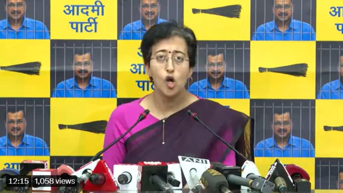 'दिल्ली में लगेगा राष्ट्रपति शासन', AAP का दावा- कुछ न कुछ कर एलजी लिख रहे केंद्र को चिट्ठियां.. 42 'दिल्ली में लगेगा राष्ट्रपति शासन', AAP का दावा- कुछ न कुछ कर एलजी लिख रहे केंद्र को चिट्ठियां.. December 2, 2025