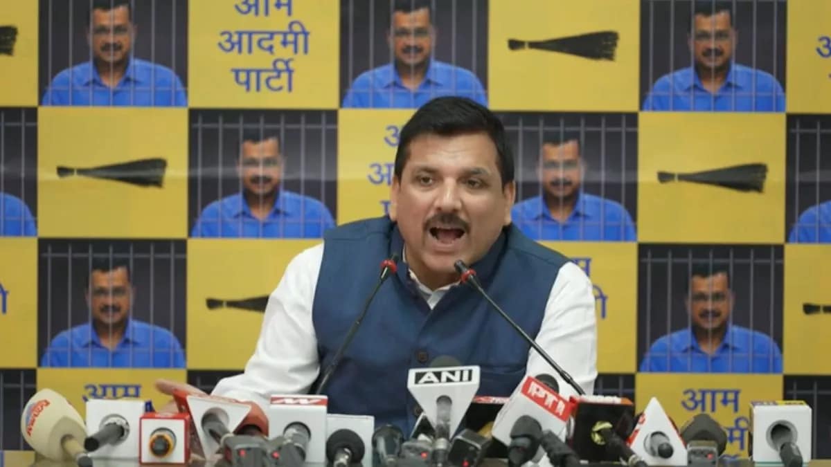 'केजरीवाल की पत्नी को भी खिड़की से मिलवा रहा जेल प्रशासन', संजय सिंह का बड़ा आरोप- BJP के इशारे पर हो रहा काम.. 42 'केजरीवाल की पत्नी को भी खिड़की से मिलवा रहा जेल प्रशासन', संजय सिंह का बड़ा आरोप- BJP के इशारे पर हो रहा काम.. December 3, 2025