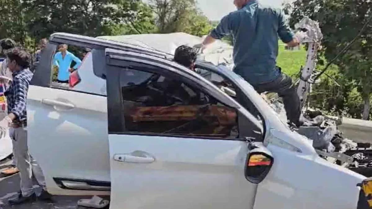 वडोदरा-अहमदाबाद एक्सप्रेसवे पर भीषण हादसा, कार और ट्रैलर की टक्कर में 10 की मौत 42 वडोदरा-अहमदाबाद एक्सप्रेसवे पर भीषण हादसा, कार और ट्रैलर की टक्कर में 10 की मौत December 2, 2025