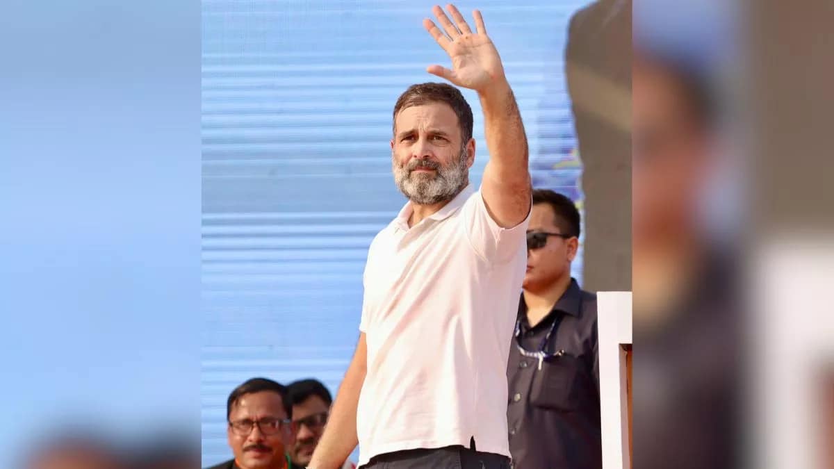 रायबरेली से नामांकन करने दिल्ली से रवाना हुए राहुल, सोनिया गांधी भी साथ मौजूद 42 रायबरेली से नामांकन करने दिल्ली से रवाना हुए राहुल, सोनिया गांधी भी साथ मौजूद February 14, 2026