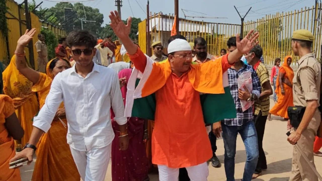 अयोध्या में दीपोत्सव पर रामभक्त मुस्लिम परिवार पर हमला, भजन बजाने पर रिश्तेदारों का हिंसक प्रतिक्रिया 42 अयोध्या में दीपोत्सव पर रामभक्त मुस्लिम परिवार पर हमला, भजन बजाने पर रिश्तेदारों का हिंसक प्रतिक्रिया December 2, 2025