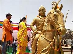 भोपाल में महाराणा प्रताप जयंती समारोह,केंद्रीय मंत्री नरेंद्र सिंह तोमर बोले- शिवराज ने घोषणाएं करने में कभी कंजूसी नहीं की.. 42 भोपाल में महाराणा प्रताप जयंती समारोह,केंद्रीय मंत्री नरेंद्र सिंह तोमर बोले- शिवराज ने घोषणाएं करने में कभी कंजूसी नहीं की.. February 17, 2026