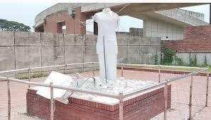 बांग्लादेश में भारतीय सेना की जीत का स्मारक तोड़ा,प्रदर्शनकारियों ने टुकड़े-टुकड़े किए, इसमें 1971 जंग में पाकिस्तान की हार दिखाई थी 42 बांग्लादेश में भारतीय सेना की जीत का स्मारक तोड़ा,प्रदर्शनकारियों ने टुकड़े-टुकड़े किए, इसमें 1971 जंग में पाकिस्तान की हार दिखाई थी February 20, 2026