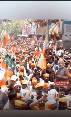 सिंधिया के बेटे क्रिकेट से जमा रहे अपनी फील्डिंग.. 42 सिंधिया के बेटे क्रिकेट से जमा रहे अपनी फील्डिंग.. December 2, 2025