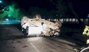 तेज रफ्तार कार पलटी, दो की मौत,भोपाल में ब्रेकर पर हुआ हादसा,दो लोग गंभीर घायल 42 तेज रफ्तार कार पलटी, दो की मौत,भोपाल में ब्रेकर पर हुआ हादसा,दो लोग गंभीर घायल December 2, 2025