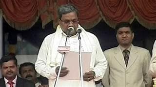 कर्नाटक में सिद्धारमैया ने दूसरी बार CM की शपथ ली.. 42 कर्नाटक में सिद्धारमैया ने दूसरी बार CM की शपथ ली.. March 7, 2026