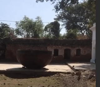 MP में शिवरात्रि पर बनेगा एशिया बुक ऑफ वर्ल्ड रिकॉर्ड,1100 किलो के कड़ाहा में बनेगी 5100 किलो खिचड़ी.. 42 MP में शिवरात्रि पर बनेगा एशिया बुक ऑफ वर्ल्ड रिकॉर्ड,1100 किलो के कड़ाहा में बनेगी 5100 किलो खिचड़ी.. December 2, 2025