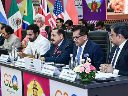 श्रीनगर में जी-20 की बैठक पर पाकिस्तान का मीडिया उगल रहा जहर 42 श्रीनगर में जी-20 की बैठक पर पाकिस्तान का मीडिया उगल रहा जहर December 2, 2025