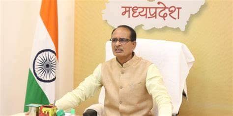 शिवराज बोले- MP के सरकारी स्कूलों में पढ़ाएंगे गीता-रामायण.. 42 शिवराज बोले- MP के सरकारी स्कूलों में पढ़ाएंगे गीता-रामायण.. March 7, 2026