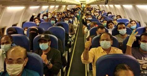 सूडान से 246 लोगों को लेकर मुंबई पहुंचा एयर फोर्स का विमान.. 42 सूडान से 246 लोगों को लेकर मुंबई पहुंचा एयर फोर्स का विमान.. March 7, 2026