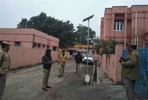 प्रेमिका को छत से फेंकने वाले का एनकाउंटर,पुलिस ने सूफियान के पैर में गोली मारी.. 42 प्रेमिका को छत से फेंकने वाले का एनकाउंटर,पुलिस ने सूफियान के पैर में गोली मारी.. March 6, 2026