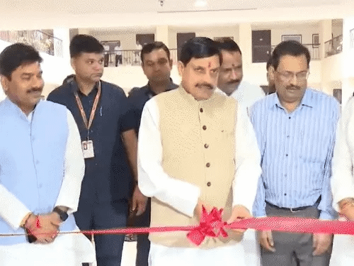 दिल्ली में मप्र उत्सव शुरू, CM ने किया उद्घाटन,बोले-पुरातत्व विभाग नष्ट हुए पुराने देवस्थानों को पुर्नस्थापित करने का चुनौतीपूर्ण काम में जुटा 42 दिल्ली में मप्र उत्सव शुरू, CM ने किया उद्घाटन,बोले-पुरातत्व विभाग नष्ट हुए पुराने देवस्थानों को पुर्नस्थापित करने का चुनौतीपूर्ण काम में जुटा December 2, 2025