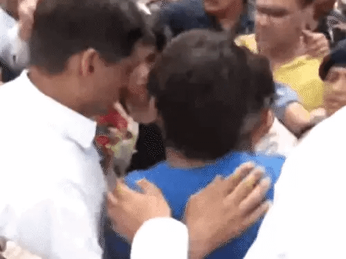 विनेश फोगाट दिल्ली एयरपोर्ट से बाहर निकलीं,साक्षी मलिक के गले लगकर रोई, आचार संहिता के कारण सरकार का कार्यक्रम कैंसिल 42 विनेश फोगाट दिल्ली एयरपोर्ट से बाहर निकलीं,साक्षी मलिक के गले लगकर रोई, आचार संहिता के कारण सरकार का कार्यक्रम कैंसिल December 2, 2025