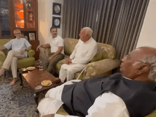 जम्मू-कश्मीर में कांग्रेस और NC में गठबंधन,फारूक अब्दुल्ला ने कहा- सीटों का बंटवारा बाद में होगा; राहुल बोले- हमने मोदी का कॉन्फिडेंस तोड़ा 42 जम्मू-कश्मीर में कांग्रेस और NC में गठबंधन,फारूक अब्दुल्ला ने कहा- सीटों का बंटवारा बाद में होगा; राहुल बोले- हमने मोदी का कॉन्फिडेंस तोड़ा March 7, 2026