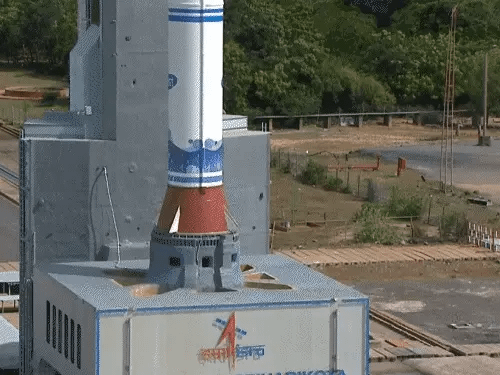 ISRO की EOS-08 सैटेलाइट लॉन्चिंग सफल,सबसे छोटे रॉकेट SSLV से भेजा गया; एक साल का यह मिशन आपदा का अलर्ट देगा 42 ISRO की EOS-08 सैटेलाइट लॉन्चिंग सफल,सबसे छोटे रॉकेट SSLV से भेजा गया; एक साल का यह मिशन आपदा का अलर्ट देगा December 2, 2025