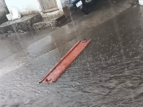 भोपाल में रातभर हुई बारिश,नादरा बस स्टैंड पर पानी भरा; 50 से ज्यादा इलाकों में बिजली गुल रही 42 भोपाल में रातभर हुई बारिश,नादरा बस स्टैंड पर पानी भरा; 50 से ज्यादा इलाकों में बिजली गुल रही March 7, 2026