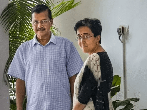 आतिशी विधायकों की पसंद नहीं, केजरीवाल के वीटो से CM,30 मिनट की मीटिंग, एक नाम का प्रस्ताव, नया CM चुनने की इनसाइड स्टोरी 42 आतिशी विधायकों की पसंद नहीं, केजरीवाल के वीटो से CM,30 मिनट की मीटिंग, एक नाम का प्रस्ताव, नया CM चुनने की इनसाइड स्टोरी December 2, 2025