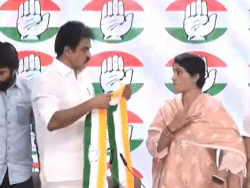 विनेश फोगाट और बजरंग पूनिया ने कांग्रेस जॉइन की,कहा- बुरे वक्त में BJP छोड़ सभी दूसरी पार्टियों ने साथ दिया; दोनों चुनाव लड़ सकते हैं 42 विनेश फोगाट और बजरंग पूनिया ने कांग्रेस जॉइन की,कहा- बुरे वक्त में BJP छोड़ सभी दूसरी पार्टियों ने साथ दिया; दोनों चुनाव लड़ सकते हैं December 2, 2025