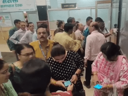 UP में जो फैसला वापस हुआ, वह इंदौर में लागू,अफसर-कर्मचारियों के लिए डिजिटल अटेंडेंस जरूरी, शिक्षक-पटवारी भी आएंगे दायरे में 42 UP में जो फैसला वापस हुआ, वह इंदौर में लागू,अफसर-कर्मचारियों के लिए डिजिटल अटेंडेंस जरूरी, शिक्षक-पटवारी भी आएंगे दायरे में December 2, 2025