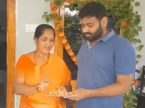 तिरुपति के लड्डू में तंबाकू मिलने का दावा,महिला श्रद्धालु बोली- लड्डू तोड़ा तो कागज के टुकड़े मिले, उसमें तंबाकू लिपटा था 42 तिरुपति के लड्डू में तंबाकू मिलने का दावा,महिला श्रद्धालु बोली- लड्डू तोड़ा तो कागज के टुकड़े मिले, उसमें तंबाकू लिपटा था December 2, 2025