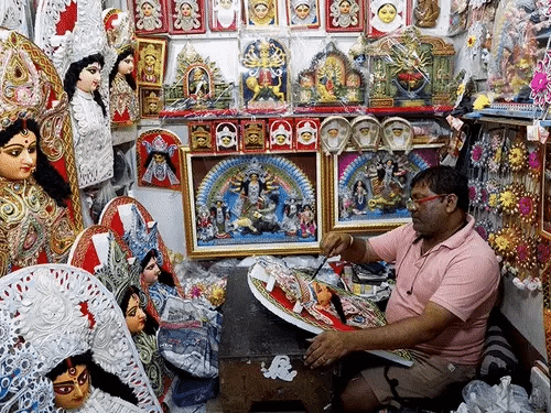 सेक्स वर्कर्स नहीं देंगी दुर्गा प्रतिमा के लिए मिट्टी,बोलीं- इंसाफ नहीं, तो मिट्टी भी नहीं; कोलकाता रेप-मर्डर पर ममता से नाराज 42 सेक्स वर्कर्स नहीं देंगी दुर्गा प्रतिमा के लिए मिट्टी,बोलीं- इंसाफ नहीं, तो मिट्टी भी नहीं; कोलकाता रेप-मर्डर पर ममता से नाराज December 27, 2025