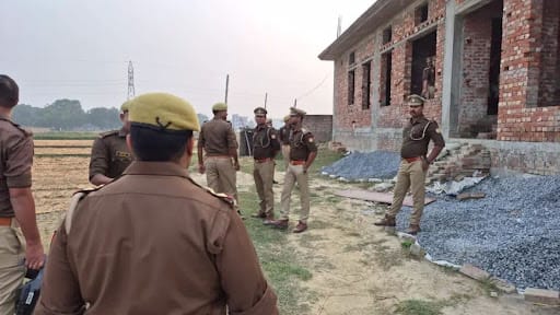 वाराणसी: करोड़पति कारोबारी राजेंद्र गुप्ता ने परिवार की हत्या के बाद की खुदकुशी, घर में वृद्ध माँ बचीं अकेली 43 वाराणसी: करोड़पति कारोबारी राजेंद्र गुप्ता ने परिवार की हत्या के बाद की खुदकुशी, घर में वृद्ध माँ बचीं अकेली December 2, 2025