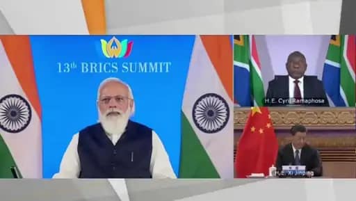 मोदी ब्रिक्स समिट के लिए साउथ अफ्रीका रवाना,जिनपिंग के साथ बैठक पर सस्पेंस.. 42 मोदी ब्रिक्स समिट के लिए साउथ अफ्रीका रवाना,जिनपिंग के साथ बैठक पर सस्पेंस.. February 15, 2026