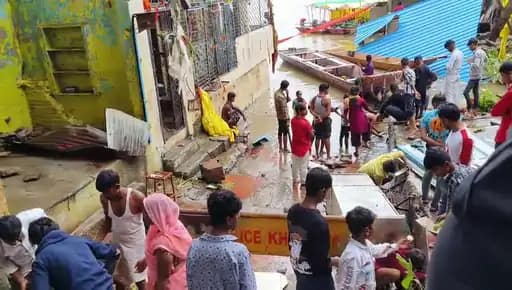 ओंकारेश्वर में बाढ़, घर-दुकानें-आश्रम बहे,लोग बोले- CM आए थे, इसलिए प्रशासन ने पानी रोका.. 42 ओंकारेश्वर में बाढ़, घर-दुकानें-आश्रम बहे,लोग बोले- CM आए थे, इसलिए प्रशासन ने पानी रोका.. February 17, 2026