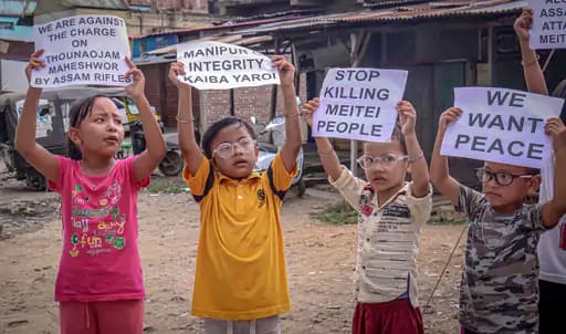 मणिपुर के कांगगुई में फायरिंग, तीन की मौत.. 42 मणिपुर के कांगगुई में फायरिंग, तीन की मौत.. December 2, 2025