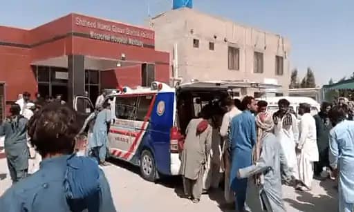 पाकिस्तान में मस्जिद के पास सुसाइड ब्लास्ट, 52 की मौत,50 घायल.. 42 पाकिस्तान में मस्जिद के पास सुसाइड ब्लास्ट, 52 की मौत,50 घायल.. December 2, 2025