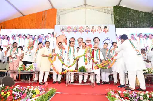 अजित ने EC से NCP का नाम-निशान मांगा,बोले- उम्र हो गई, अब आशीर्वाद दीजिए.. 42 अजित ने EC से NCP का नाम-निशान मांगा,बोले- उम्र हो गई, अब आशीर्वाद दीजिए.. February 16, 2026