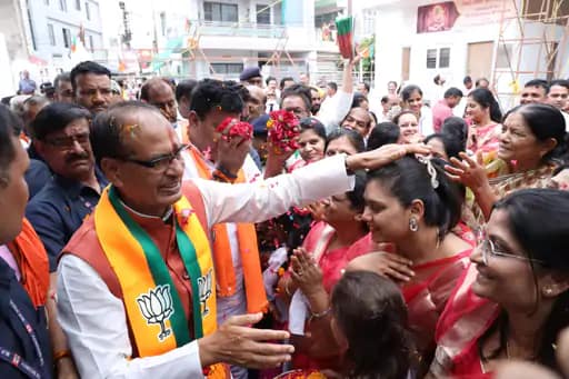 शिवराज बोले- कमलनाथ की चक्की ने जनता को पीसा,कहा- इसीलिए सवा साल में बाहर हो गए.. 42 शिवराज बोले- कमलनाथ की चक्की ने जनता को पीसा,कहा- इसीलिए सवा साल में बाहर हो गए.. February 16, 2026