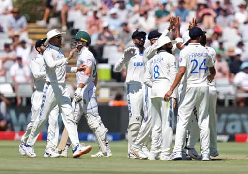 साउथ अफ्रीका 55 रन पर ऑलआउट,भारत के खिलाफ सबसे छोटा स्कोर.. 42 साउथ अफ्रीका 55 रन पर ऑलआउट,भारत के खिलाफ सबसे छोटा स्कोर.. February 18, 2026