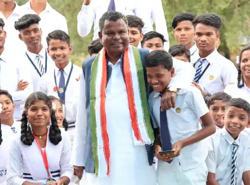 CG News: 'मैं तो बिना पढ़े मिनिस्टर बन गया'- कवासी लखमा.. 42 CG News: 'मैं तो बिना पढ़े मिनिस्टर बन गया'- कवासी लखमा.. December 24, 2025