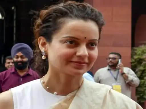 शेख हसीना के बांग्लादेश छोड़ भारत आने पर बोलीं कंगना,मुस्लिम देशों में कोई भी सुरक्षित नहीं, हम भाग्यशाली हैं कि राम राज्य में हैं 42 शेख हसीना के बांग्लादेश छोड़ भारत आने पर बोलीं कंगना,मुस्लिम देशों में कोई भी सुरक्षित नहीं, हम भाग्यशाली हैं कि राम राज्य में हैं December 2, 2025