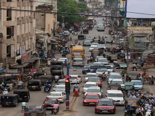 कागज़ों में प्लान,नए में 116 सड़कों का प्रस्ताव, लेकिन पुराने ही नहीं बने... 42 कागज़ों में प्लान,नए में 116 सड़कों का प्रस्ताव, लेकिन पुराने ही नहीं बने... March 6, 2026