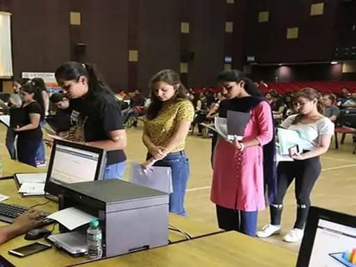 मेडिकल एडमिशन के आरक्षण रोस्टर पर बवाल:हाईकोर्ट में दाखिल की गई तीन याचिकाएं, सोमवार को सुनवाई, DME ने जारी की अलॉटमेंट लिस्ट.. 42 मेडिकल एडमिशन के आरक्षण रोस्टर पर बवाल:हाईकोर्ट में दाखिल की गई तीन याचिकाएं, सोमवार को सुनवाई, DME ने जारी की अलॉटमेंट लिस्ट.. December 2, 2025