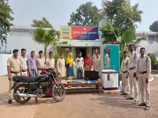 बुजुर्ग के मोबाइल में UPI जनरेट कर निकाले 18 लाख 42 बुजुर्ग के मोबाइल में UPI जनरेट कर निकाले 18 लाख December 2, 2025