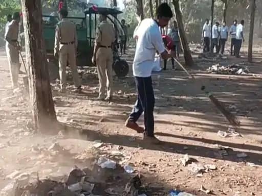 शहर को स्वच्छ रखने अभियान चला रही पुलिस, 33 जवानों की टास्क फोर्स तैयार.. 42 शहर को स्वच्छ रखने अभियान चला रही पुलिस, 33 जवानों की टास्क फोर्स तैयार.. March 6, 2026
