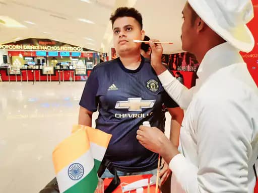 रायपुर में मैच देखने की जबरदस्त तैयारी; बैंड-बाजे और फ्री टैटू बनवाने की भी व्यवस्था 42 रायपुर में मैच देखने की जबरदस्त तैयारी; बैंड-बाजे और फ्री टैटू बनवाने की भी व्यवस्था March 6, 2026