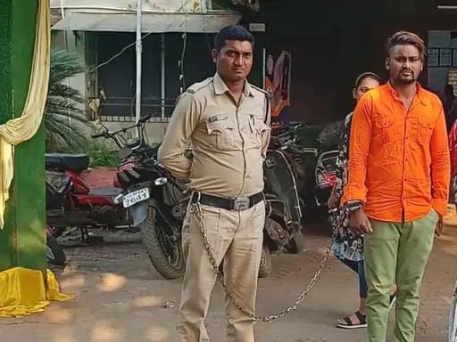 उधारी पैसे वसूलने घर में घुसकर की गाली गलौज,रॉड से मारकर हत्या करने की दी धमकी, 4 आरोपियों को पुलिस ने किया गिरफ्तार... 42 उधारी पैसे वसूलने घर में घुसकर की गाली गलौज,रॉड से मारकर हत्या करने की दी धमकी, 4 आरोपियों को पुलिस ने किया गिरफ्तार... March 6, 2026