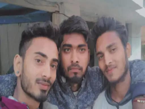 खड़े कंटेनर में घुसी बाइक, 3 दोस्तों की मौत टक्कर इतनी भीषण थी कि मौके पर ही तीनों ने तोड़ा दम,सड़क पर पड़े रहे शव 42 खड़े कंटेनर में घुसी बाइक, 3 दोस्तों की मौत टक्कर इतनी भीषण थी कि मौके पर ही तीनों ने तोड़ा दम,सड़क पर पड़े रहे शव March 6, 2026