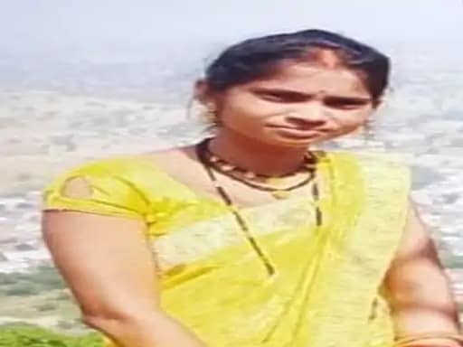 पत्नी को खाई में धकेलकर मार डाला: घुमाने के बहाने ले गया था खल्लारी मंदिर,पुलिस से कहा-सेल्फी लेते फिसल गया पैर,अब हुई गिरफ्तारी... 42 पत्नी को खाई में धकेलकर मार डाला: घुमाने के बहाने ले गया था खल्लारी मंदिर,पुलिस से कहा-सेल्फी लेते फिसल गया पैर,अब हुई गिरफ्तारी... March 6, 2026