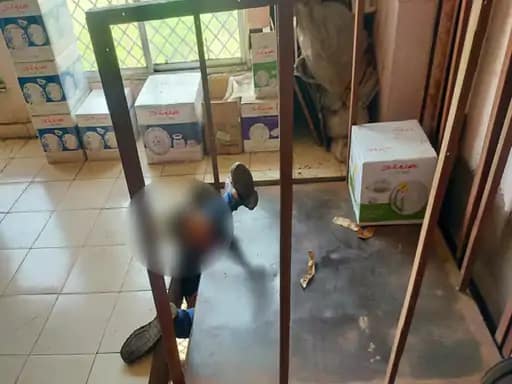 लिफ्ट में फंसा पैर..नीचे खींचता चला गया युवक, मौत:चढ़ते वक्त खाली जगह पर चला गया पांव, हादसे में चली गई जान... 42 लिफ्ट में फंसा पैर..नीचे खींचता चला गया युवक, मौत:चढ़ते वक्त खाली जगह पर चला गया पांव, हादसे में चली गई जान... April 20, 2026