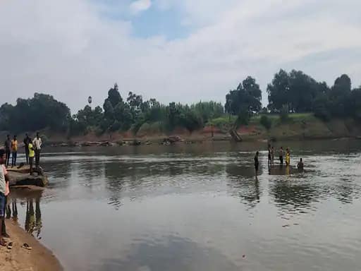 SBI कैशियर नदी में डूबा,3 माह पहले हुई थी शादी... 42 SBI कैशियर नदी में डूबा,3 माह पहले हुई थी शादी... March 6, 2026